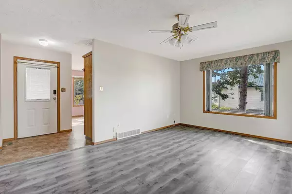 Hythe, AB T0H 2C0,10108 106 ST