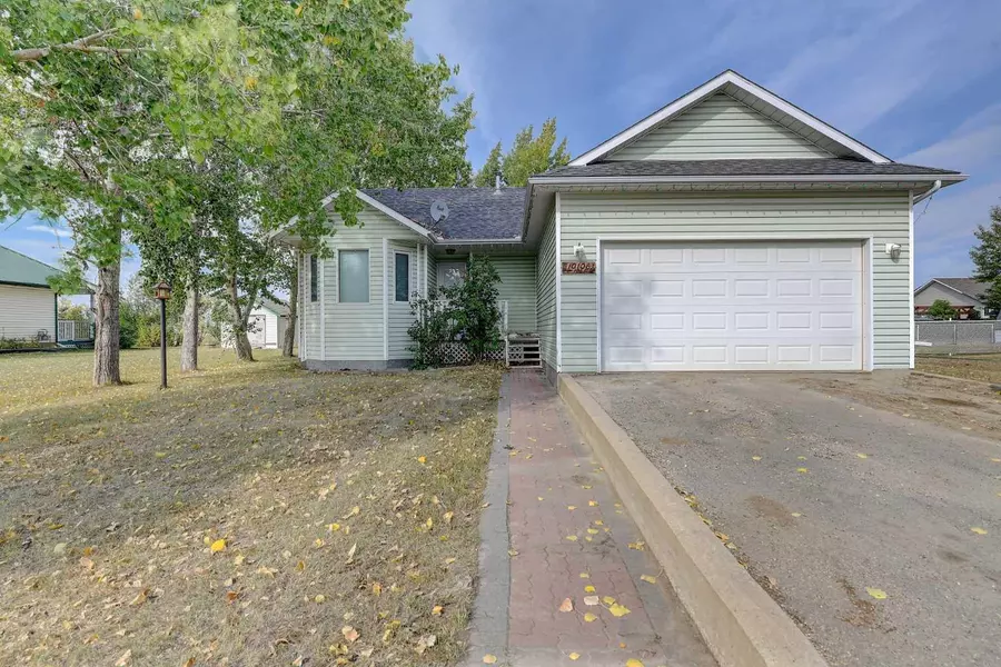 10108 106 ST, Hythe, AB T0H 2C0