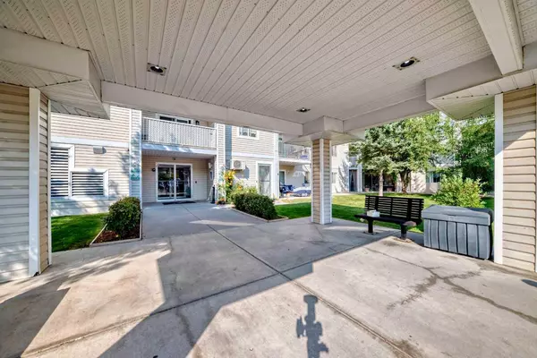 Calgary, AB T2A 7X8,6224 17 AVE SE #2205