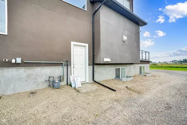 Rural Rocky View County, AB T2P 2G7,275119 Range RD 275