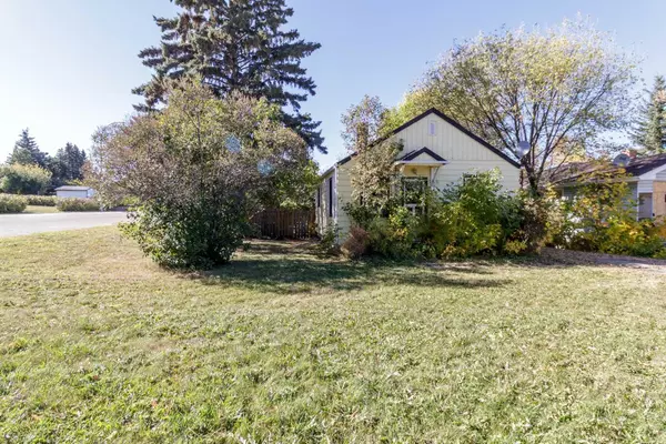 4732 52 ST, Sylvan Lake, AB T4S 1G5