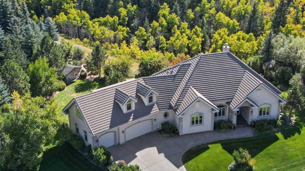 Heritage Pointe, AB T1S 4J3,1 Pinehurst DR