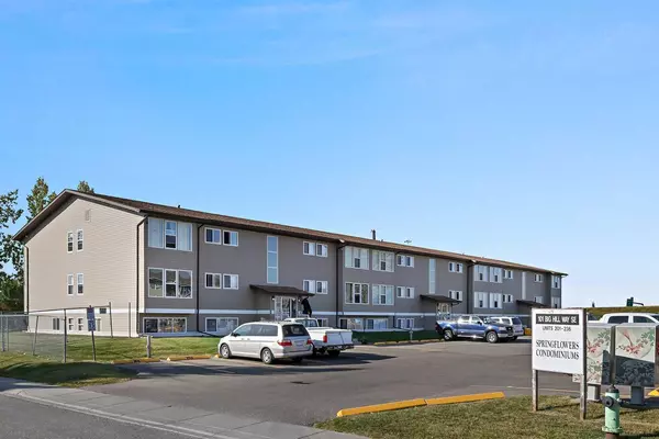 101 Big Hill WAY SE #224, Airdrie, AB T4A 1Z7