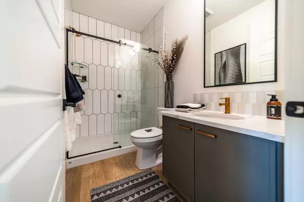 Chestermere, AB T1X2W4,297 Dawson Wharf RD S
