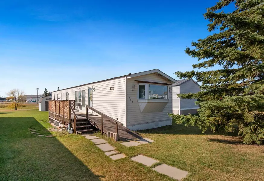 707 Highfield DR, Carstairs, AB T0M0N0