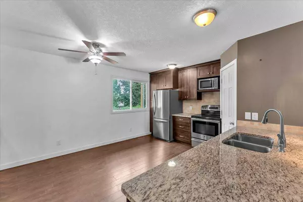 High River, AB T1V1E8,50 8 AVE SE #6