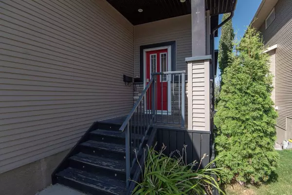 Red Deer, AB T4P 0S1,68 Thompson CRES