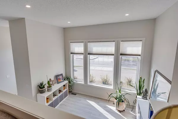 Airdrie, AB T4B 5J1,174 Chinook Gate BLVD SW