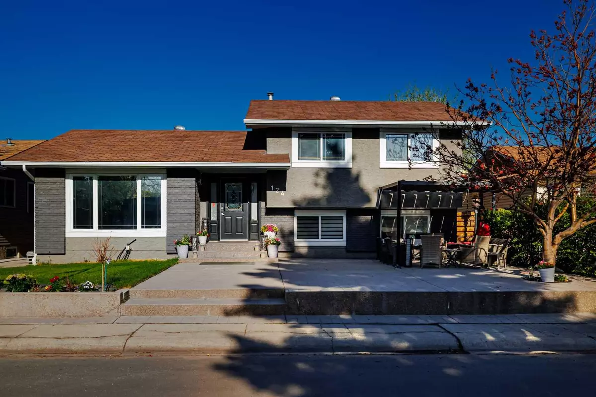 Calgary, AB T1Y 2A7,124 Whiteside CRES NE