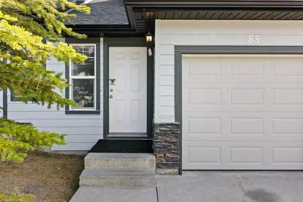 Calgary, AB T3K 0G6,85 Panatella Villas NW