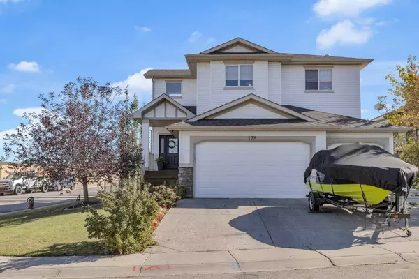 139 Cove Close, Chestermere, AB T1X 1V4