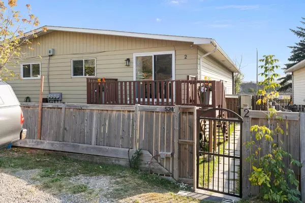 524 First ST E #2, Cochrane, AB T4C 1C6