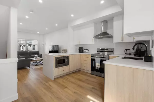 Calgary, AB T3M 3W9,903 Mahogany BLVD SE #61