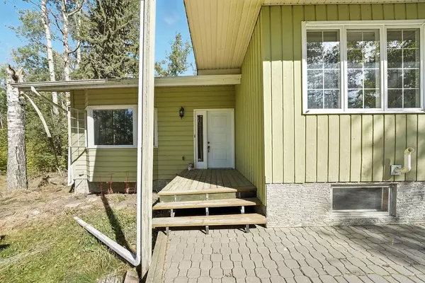 Birchcliff, AB T4S 1R6,120 Birchcliff RD