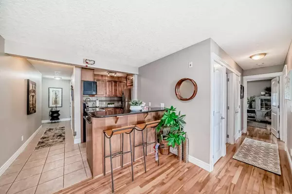 Calgary, AB T2T 2E1,2010 35 AVE SW #304