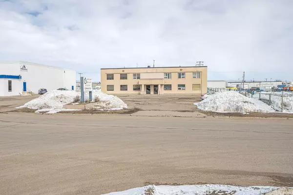 Lloydminster, AB T9V 2E4,5208 62 ST #Bay 4
