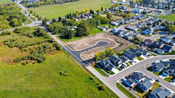 Diamond Valley, AB T0L 2A0,18 DunHam CT NW