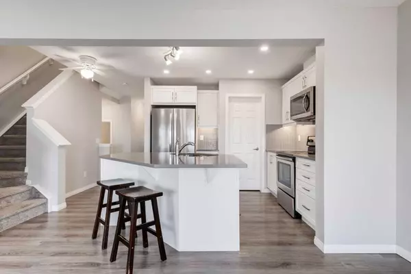 Airdrie, AB T4B 4J1,157 Hillcrest SQ SW