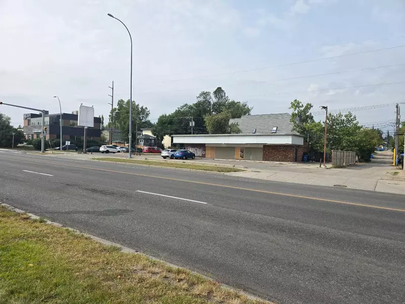 2903 Centre ST NW, Calgary, AB T2E 2V9