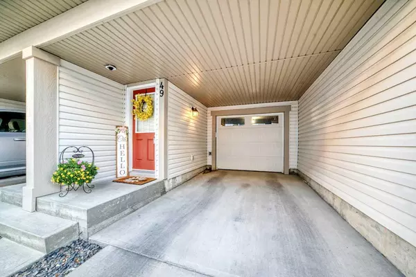 Calgary, AB T2Z 1B6,49 New Brighton PT SE