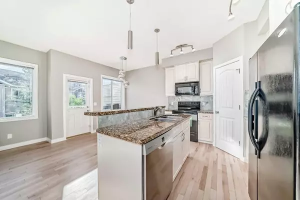 Calgary, AB T3R 0J6,45 Sage Hill Common NW