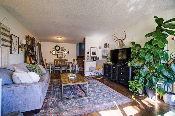 Claresholm, AB T0L 0T0,664 49 AVE W