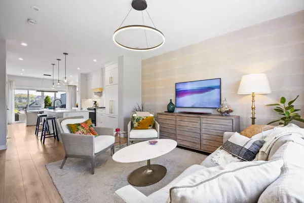 Calgary, AB T3H 6C7,3044 85 ST SW