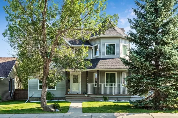 135 Westridge Close, Okotoks, AB T1S 1N4