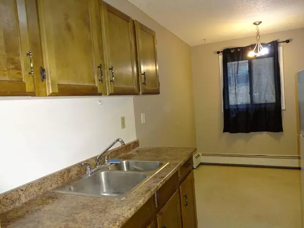 2410 14 ST SW, Calgary, AB t2t 3t6