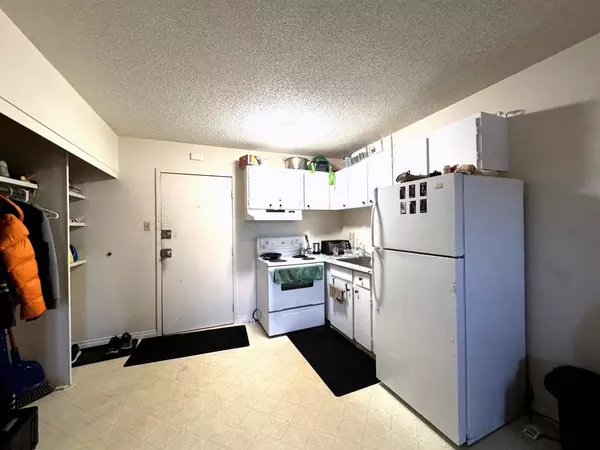 Fort Mcmurray, AB T9H3Z9,7 Clearwater CRES #207