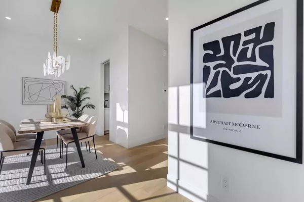 Calgary, AB T3C 0E2,4136 7 AVE SW