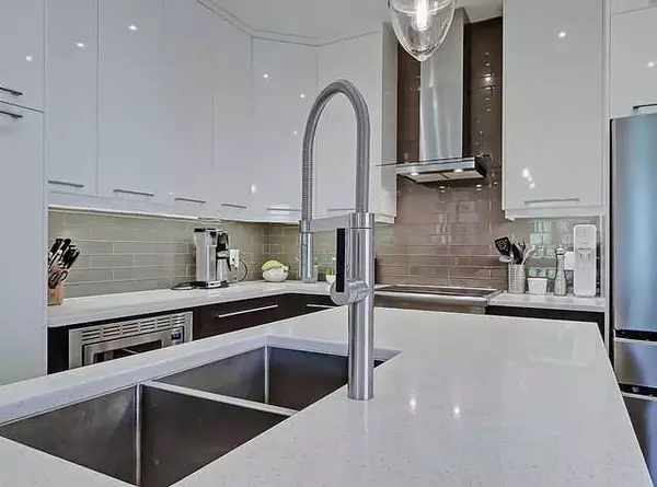 Calgary, AB T2E 1R3,455 20 AVE NE