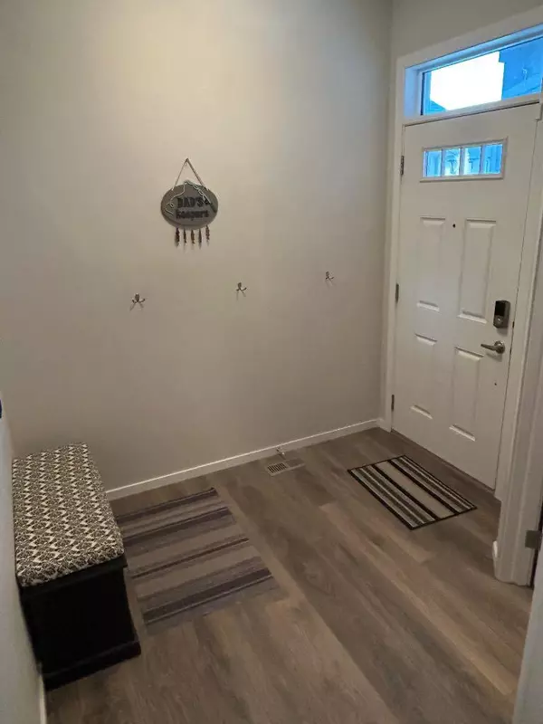 Lethbridge, AB T1J 5J4,43 Country Meadows BLVD W