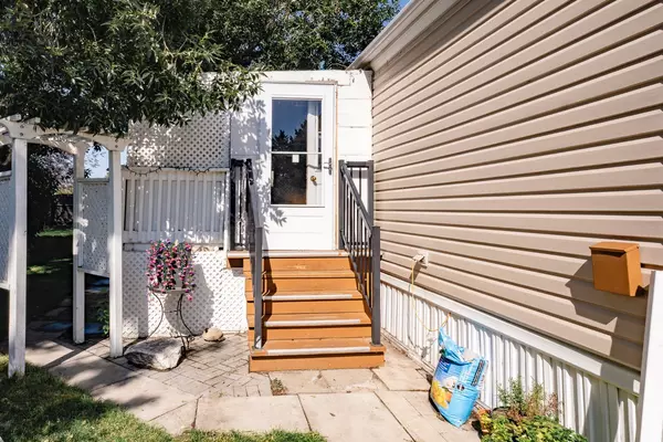Calgary, AB T1Y 6K5,69 Burroughs PL NE