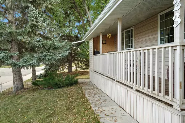 Red Deer, AB T4N 0J4,23 McKinnon CRES