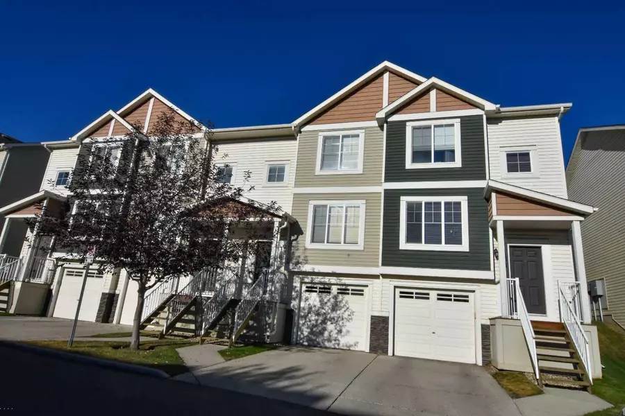 156 Pantego LN NW, Calgary, AB T3K 0T1
