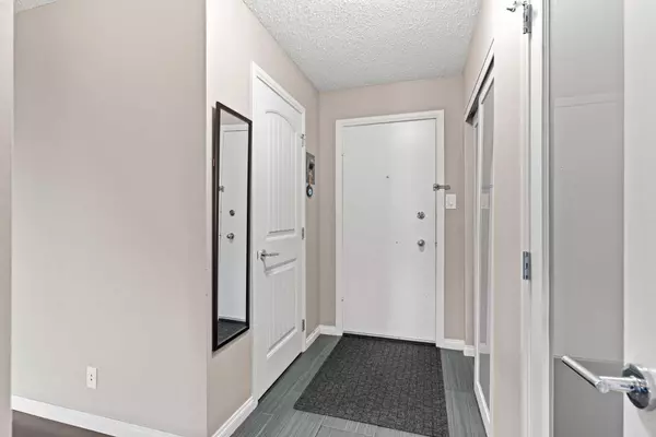 Calgary, AB T2V0H3,507 57 AVE SW #308