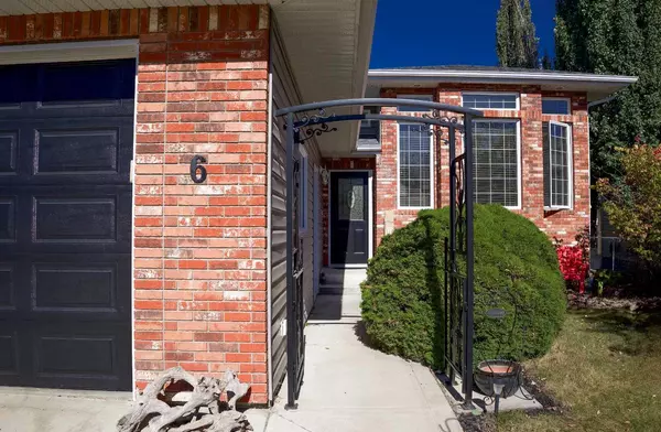 Lacombe, AB T4L 2H7,6 Royal CRES