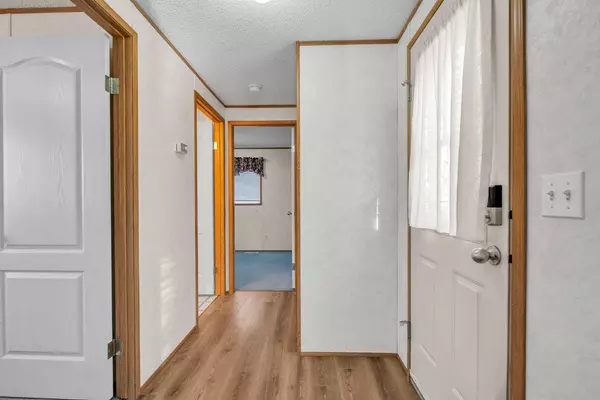 Diamond Valley, AB T0L0H0,211 2 AVE SE