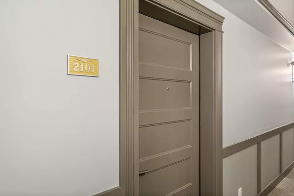 Airdrie, AB T4A 0W8,10 Market BLVD SE #2101