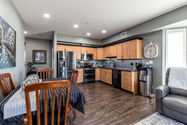 Redcliff, AB T0J2P0,105 Main ST S #209