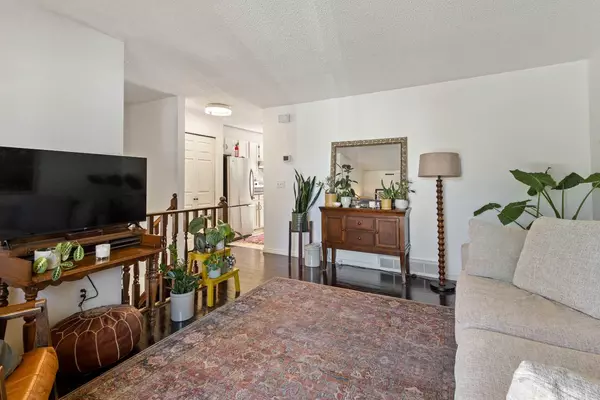 Calgary, AB T3J 2A7,49 Castlebrook WAY NE