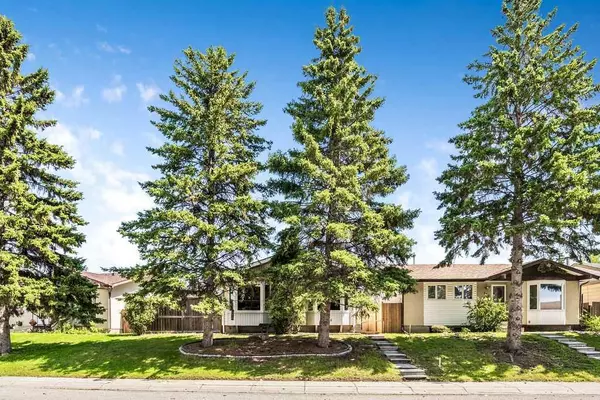 354 Maitland HL NE, Calgary, AB T2A 5V3