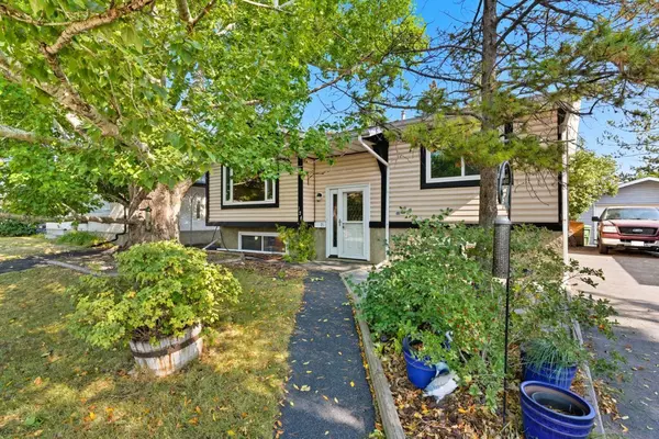 Calgary, AB T2C 1S6,124 Lynnbrook RD SE