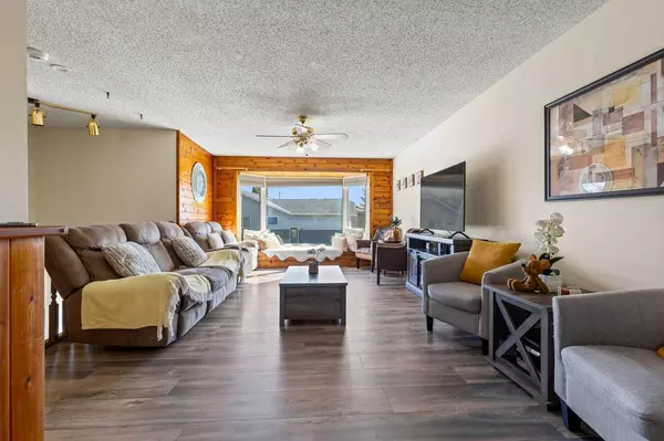 High River, AB T1V 1L3,1018 10 AVE SE