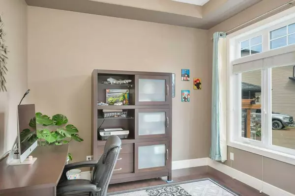 Red Deer, AB T4P 0K8,19 Trump PL