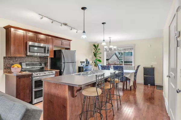 Calgary, AB T3N 0E1,301 Skyview Ranch DR NE