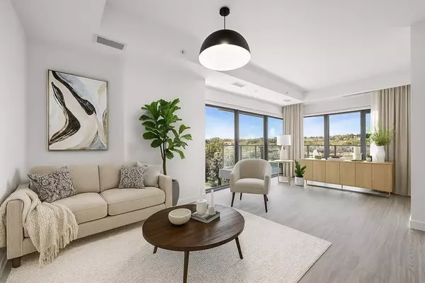 Calgary, AB T2P 1R8,730 2 AVE SW #311