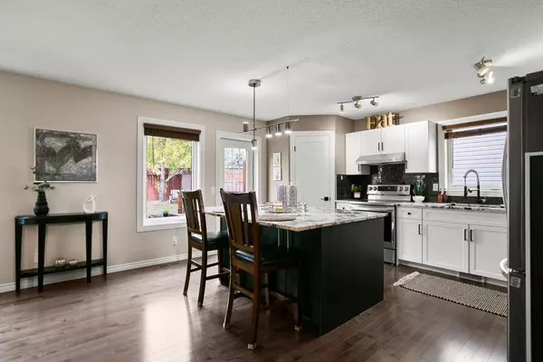Calgary, AB T3L 2G1,20 Tuscarora PL NW