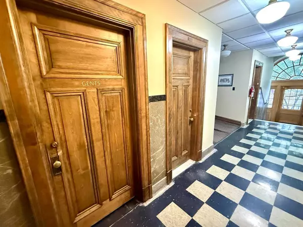 Red Deer, AB T4N1X4,4836 50 ST #107 & 108